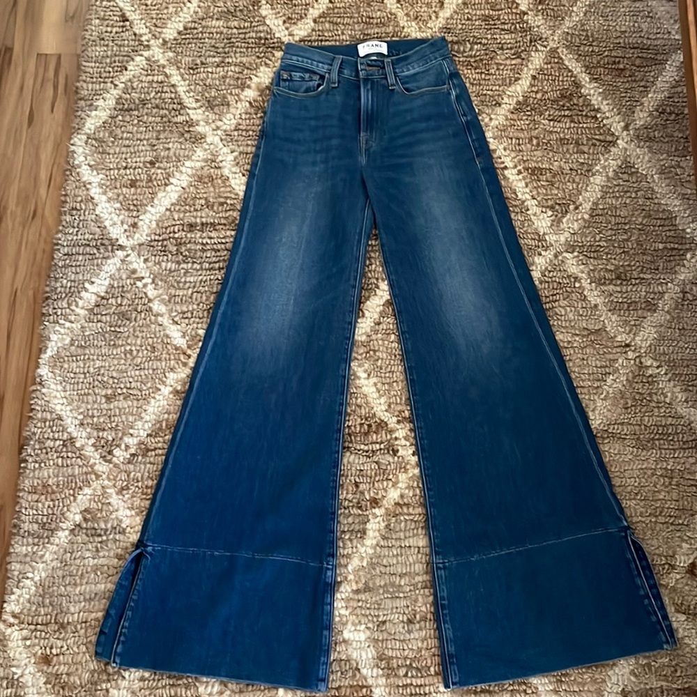 Amazing wide leg, flare jeans from Frame. Size 24.